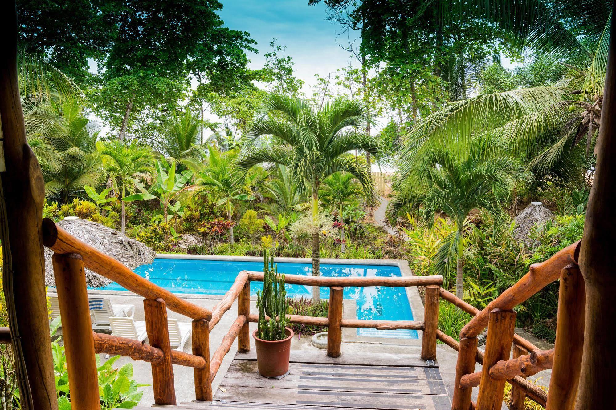 Bluff Beach Retreat Bocas del Toro Exterior photo