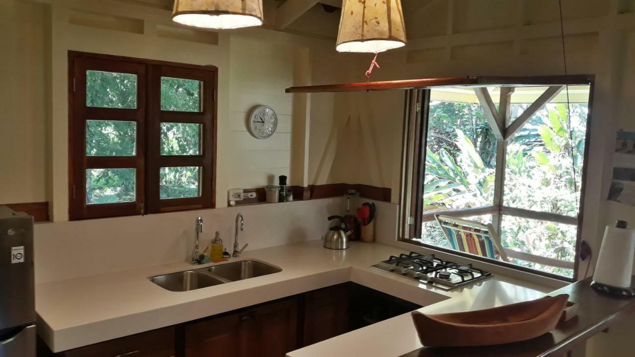 Bluff Beach Retreat Bocas del Toro Exterior photo